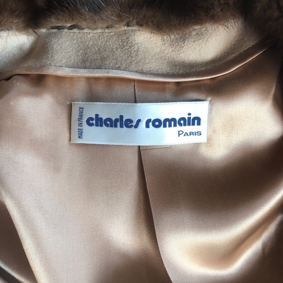 Gorgeous long cashmere coat, mink trim size 4-6 - Picture 6 of 9